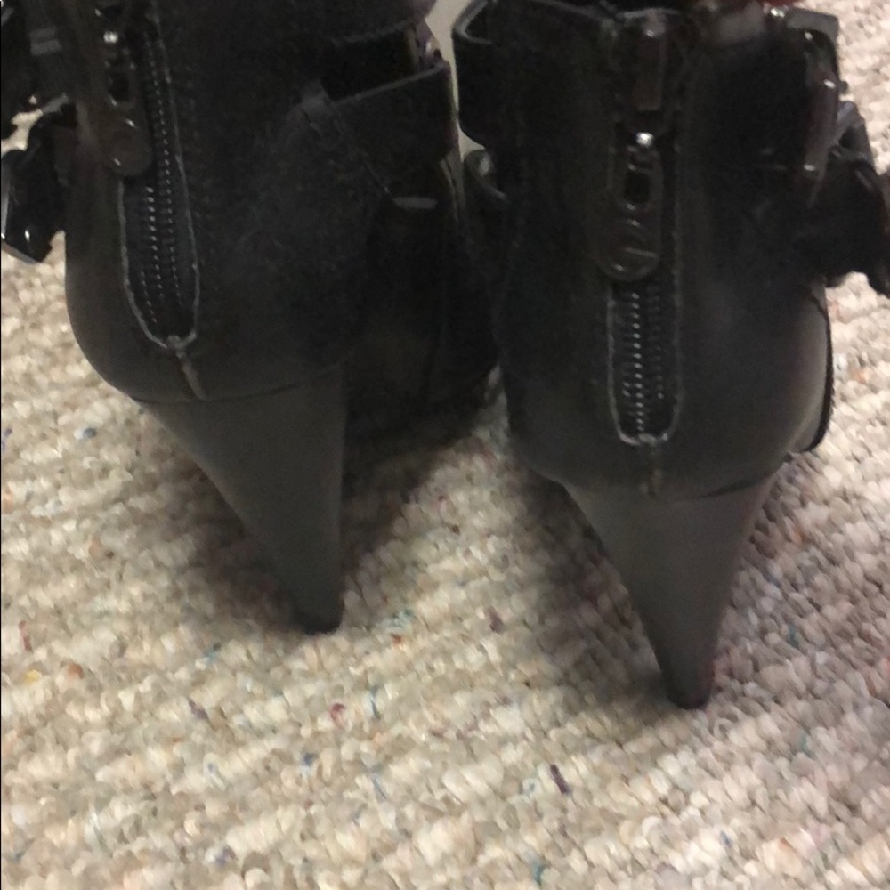 Heels - Picture 3 of 5